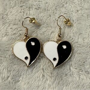 5/$25 Beautiful Earrings